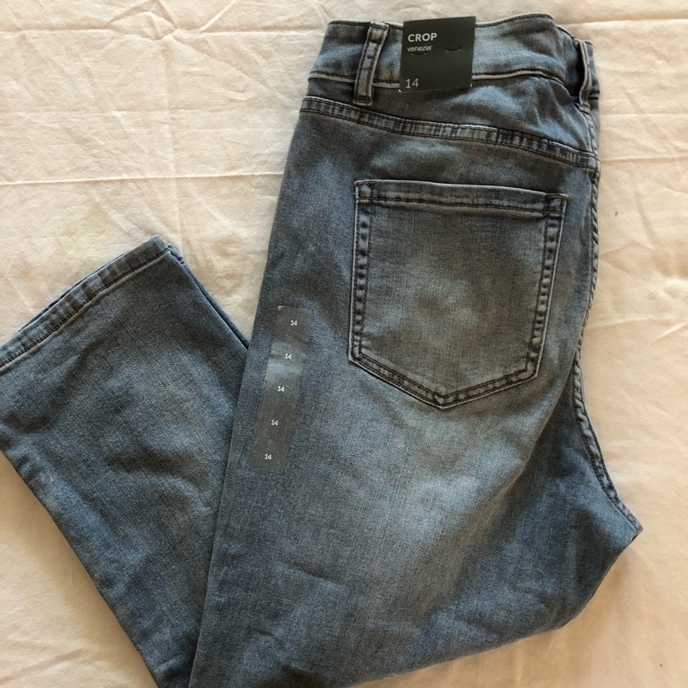 Venezia by Lane Bryant Crop Blue Jeans Size 14 NWT